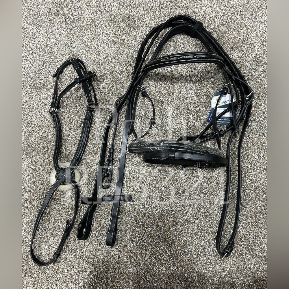 ❌ SOLD ❌ Custom fancy stitched bridle. Cob. Black.